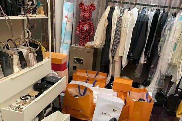 红花岗区回收一线品牌衣服